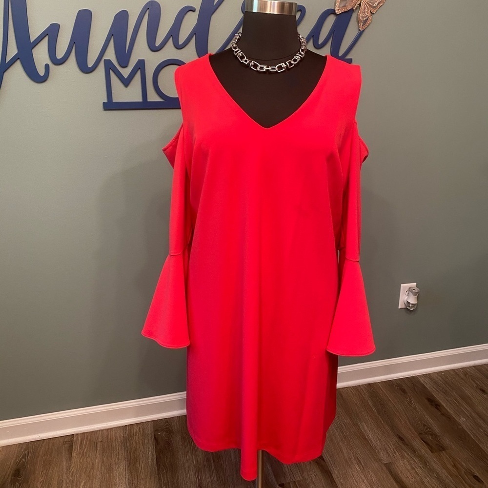 Fuchsia cold shoulder knit dress - Picture 1 of 3